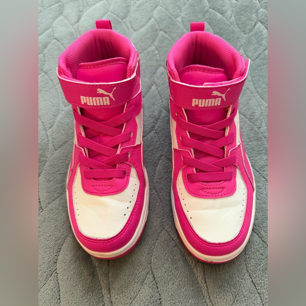 Girls High Top Puma sneakers, size 3C